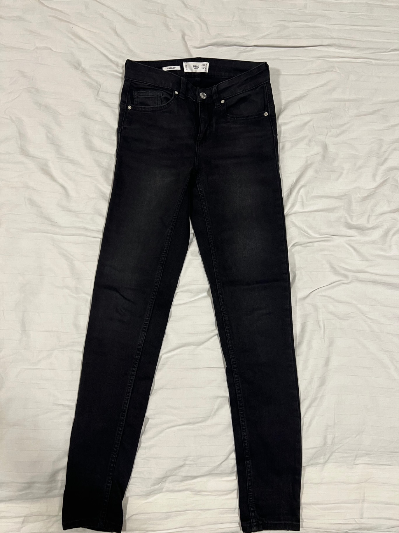 Nové čierne rifle Mango - Image 1