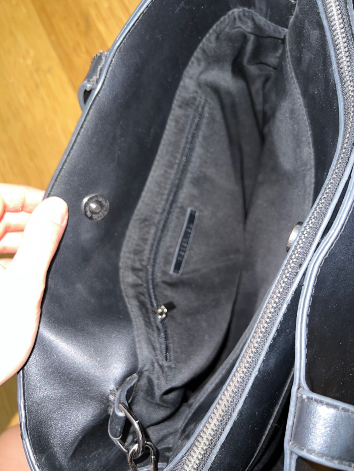 Kabelka Reserved - Image 3